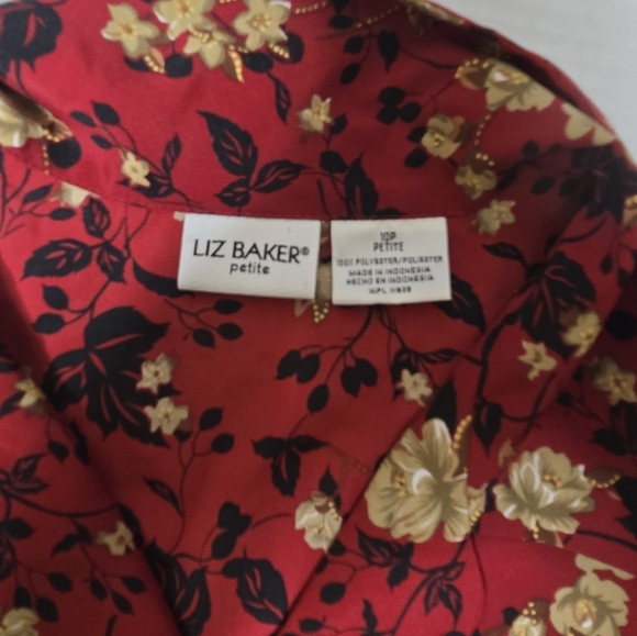 Liz Baker Petite Button Up Blouse - Picture 2 of 3